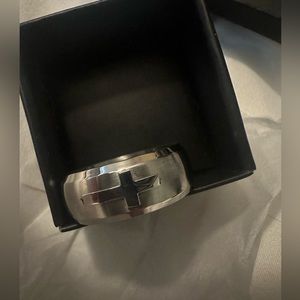Avon Men's Stainless Steel Cross Ring Wedding Band Beveled Edge Size 12 (My1)